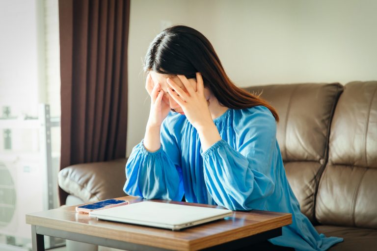 マッチングアプリで出会った彼に違和感…真実を知って決意した「別れさせ工作」の結末